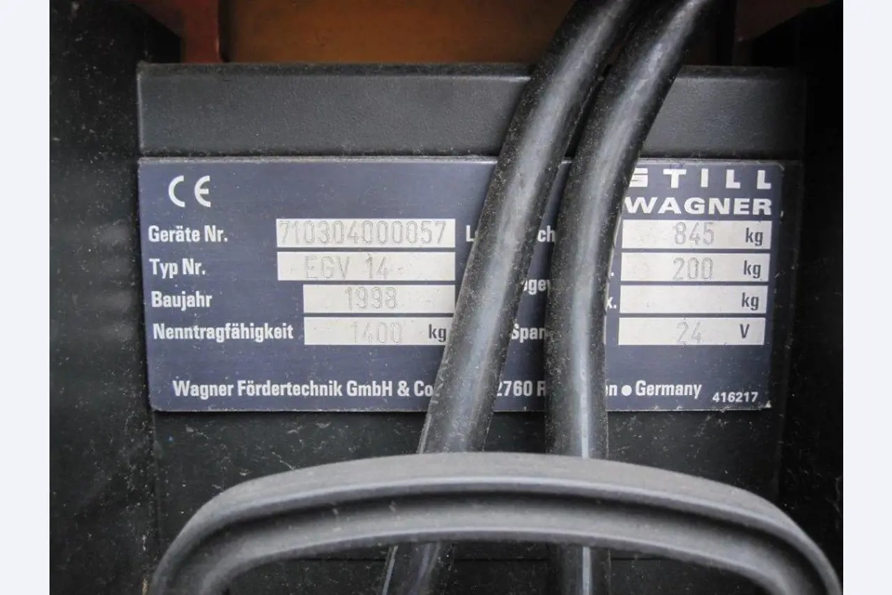 Gepflegte Flurförderfahrzeuge-5